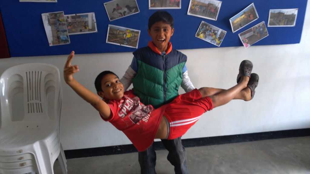 Carlos & Denzel clowning