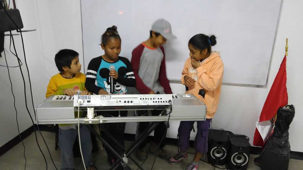 Bad piano & bad kareoke?